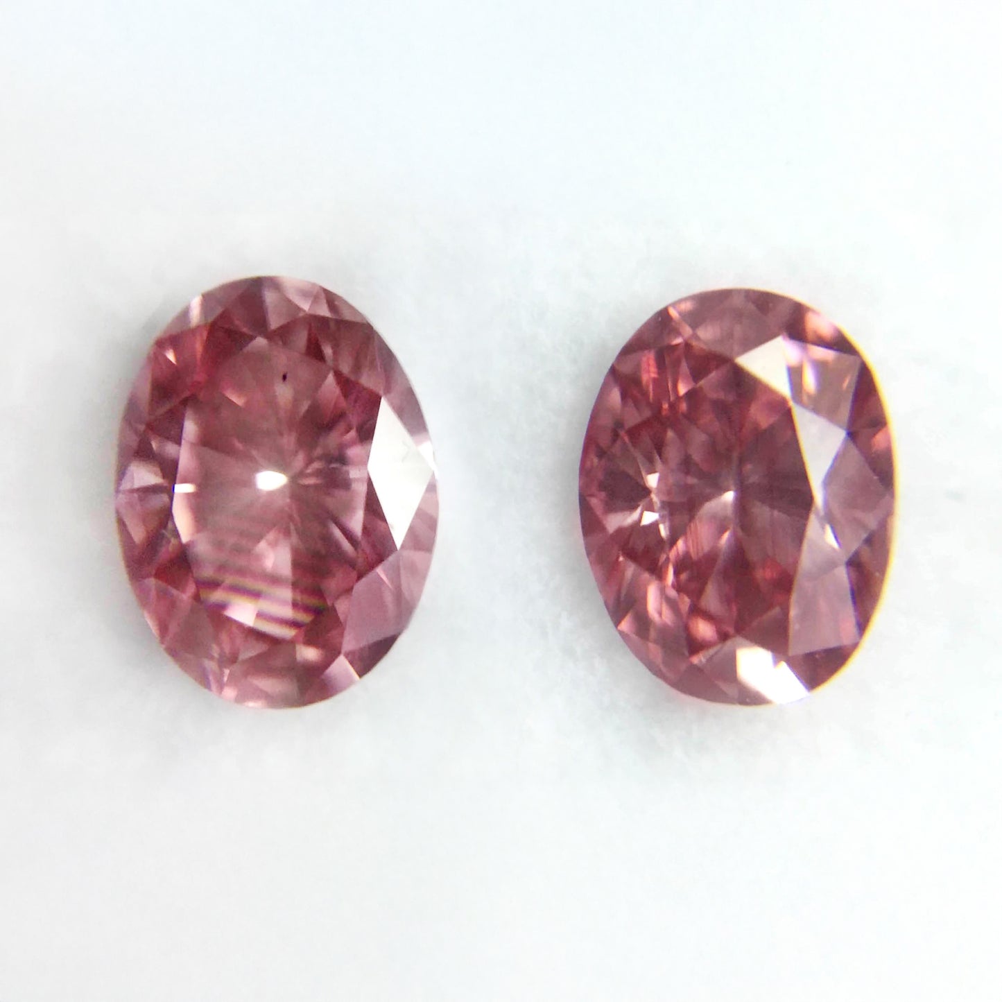 0.47 Oval Fancy Vivid Pink