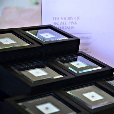 0.46ct Fancy Vivid Purplish Pink Diamond, Oval Shape, SI1, Argyle & GIA